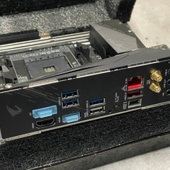GIGABYTE B550I AORUS PRO AX マザーボードの画像