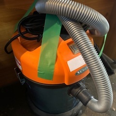 中古良品 業務用バキュームクリーナー