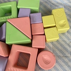 ピープル　お米のおもちゃ積み木の画像