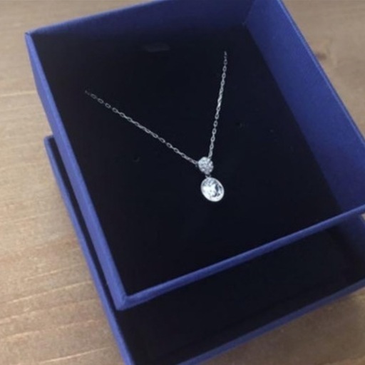 スワロフスキー　ネックレス　美品