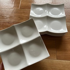 仕切られてるお皿5枚セット