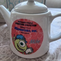 モンスターズインク食器の画像