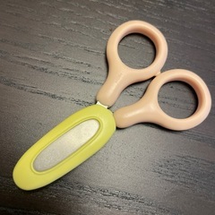 【コンビ】電動爪やすり・爪切りハサミのセットの画像