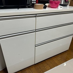 ニトリ コパン80 キッチンボード レンジボード 食器棚 レンジ台 幅80cm おしゃれ シンプル ホワイト 収納キッチン 女性が使いやすい… (JG サカイ石津店) 石津川の収納家具《食器棚、キッチン収納》の中古あげます・譲ります｜ジモティーで不用品の処分