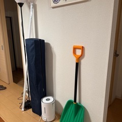 180センチデスク、テント、デスク、加湿器、空気清浄機などの画像