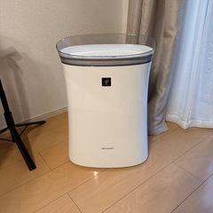 180センチデスク、テント、デスク、加湿器、空気清浄機などの画像