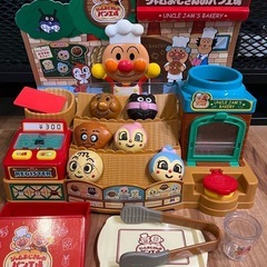 受け渡し中:ジャムおじさんのパン工場の画像