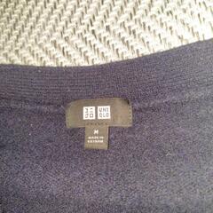UNIQLOカーディガン紺(Mサイズ)の画像
