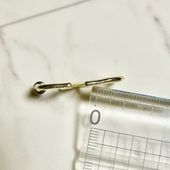 片耳ピアスの画像