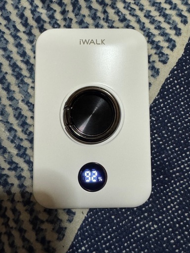 i WALK  MagSafeモバイルバッテリー