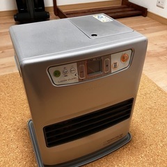 石油ファンヒーター　トヨトミ