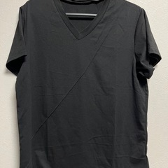 黒Tシャツの画像
