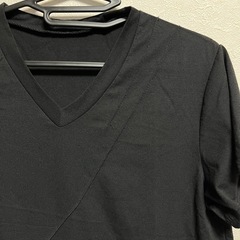 黒Tシャツの画像