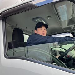 コンビニ配送ドライバーの画像