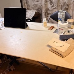テーブル