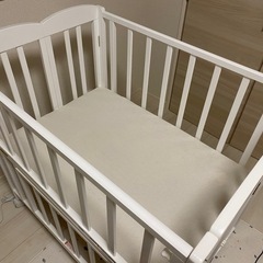 折りたたみ可ミニベビーベッド、マットレス、ベッドガードの画像