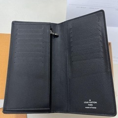 Louis Vuitton 　タイガ　長財布の画像