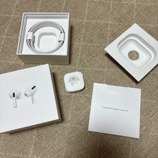 AirPods Pro 箱とコードのみ