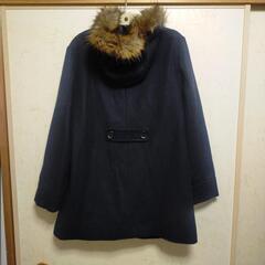 a.v.vアーヴェヴェ  ファー付きダブルブレストコートの画像