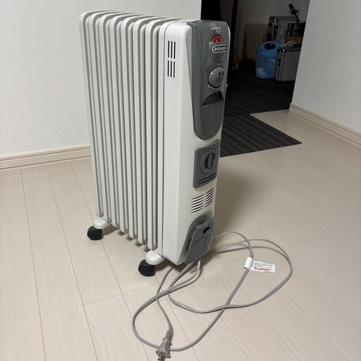 デロンギ製電気オイルヒーター（1200W）
