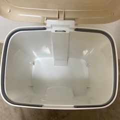 【値段交渉可】ゴミ箱　ペダルペール　の画像