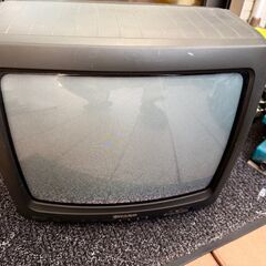 レトロなテレビと圧力鍋の画像
