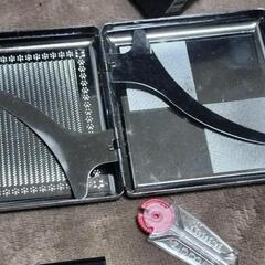 A16【まとめて無料】電源延長タップ、acアダプタ、カードリーダー、ZIPPO石、シガーケース他多数の画像