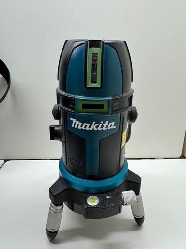 [極美品]Makita 追尾フルライン グリーンレーザー バッテリー2個付き