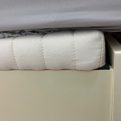 跳ね上げ式セミダブルベッドの画像