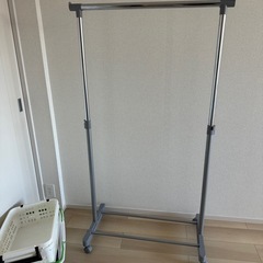 ハンガーラックの画像