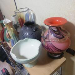 色々な花瓶に７個 高さ30センチ以下の画像