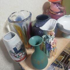 色々な花瓶に７個 高さ30センチ以下の画像
