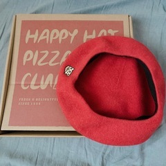 新品未使用　定価7000円(税別) override  HAPPY HAT PIZZA 赤ベレー帽の画像