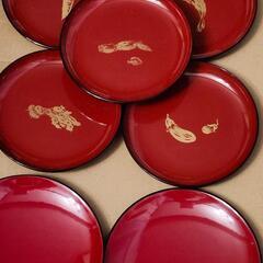 祝い事のお皿　漆器