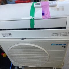 ☆中古￥45,000！DAIKIN　12畳用3.6kwルームエアコン　家電　2021年製　AN36YESK-W型　【BA061】