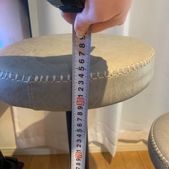 【1/31日までに取りに来て頂ける方限定】スツール　2つ　高さ調節可能の画像