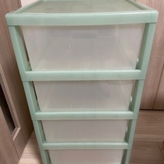 衣類プラスチック収納タンス 4段の画像
