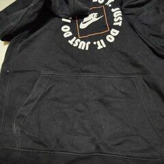 ナイキパーカーの画像