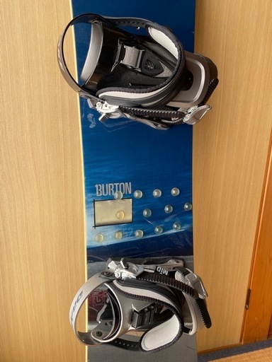 直ぐに滑れます　
メンテ済み　Burton オールラウンド板　インディ152 INDIEバインディング　drake matrix サイズM