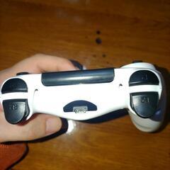 PS3か4のワイヤレスコントローラーの画像