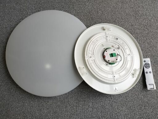 アイリスオーヤマ　LEDシーリングライト８畳　リモコン付き21年製