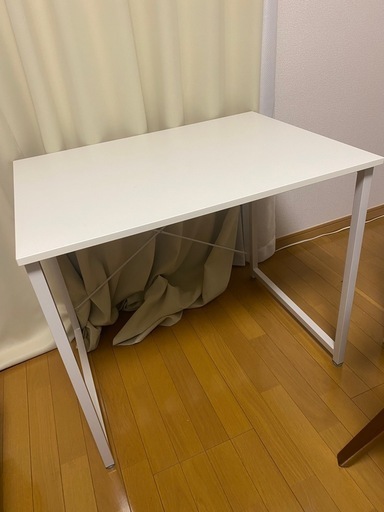 サンワダイレクト　デスク　80cm × 60cm