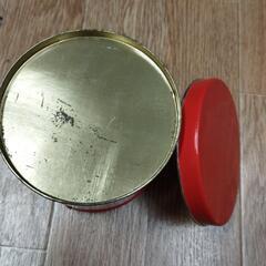 空き缶16個　赤、丸型の画像