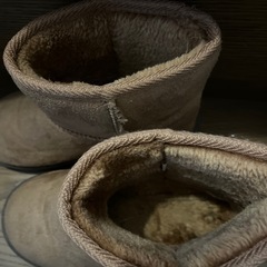 ベージュ色ブーツの画像