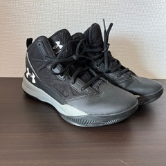 UNDER ARMOR バスケシューズ