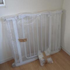 【取引中】ベビーゲート　モダンデコ　75〜95センチの画像