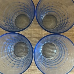 【今月まで】　コップ 花瓶にもなる 透明模様の青いコップ 4個セットの画像