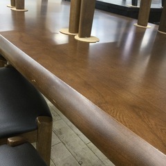 カリモク　7点ダイニングセット　参考価格¥259,800円　　重厚感　ゆったりサイズの画像