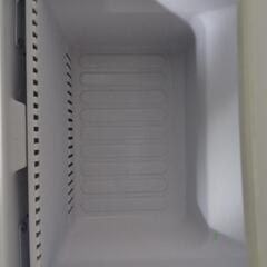 2016年製一人暮らし用冷蔵庫の画像