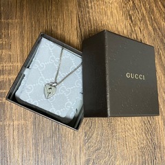 GUCCI ハートネックレス
